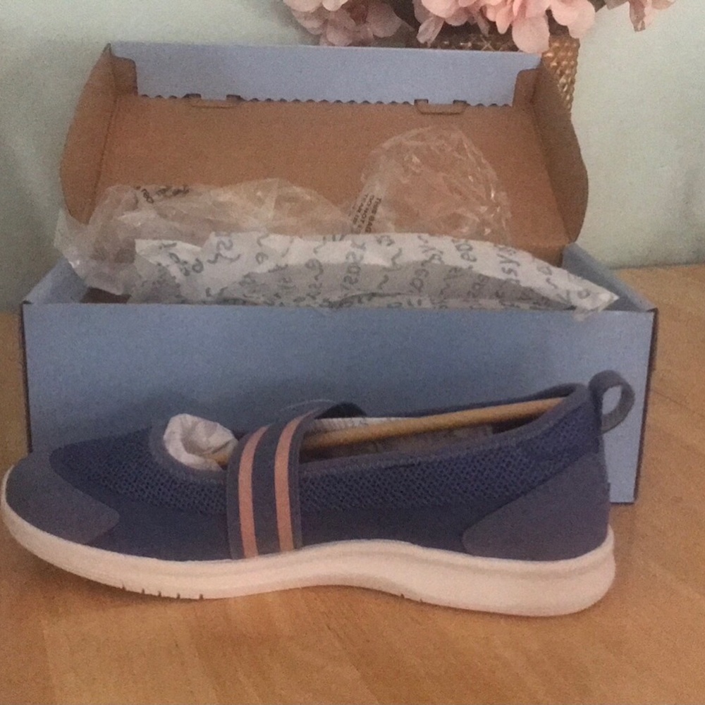 Easy spirit slip ins blue size 9 NIB
